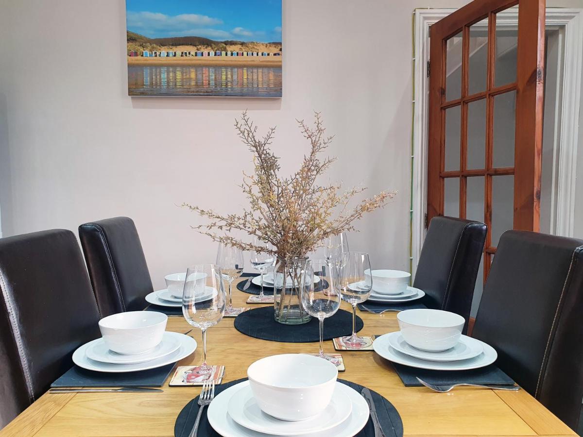 Coastal Escape In The Heart Of Saltburn Villa Exterior photo